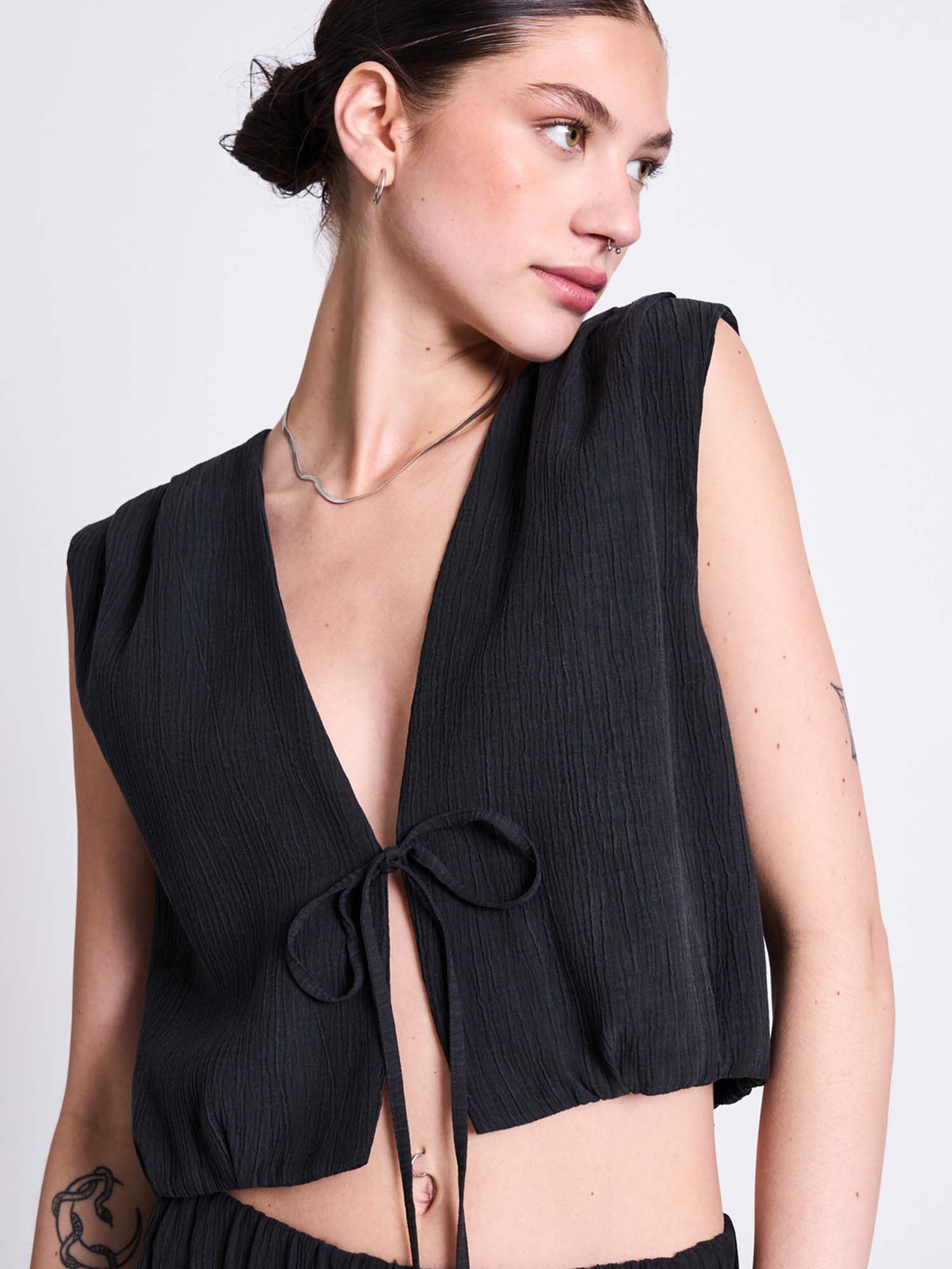 JAN 'N JUNE Crinkle Tie Top Stroget Black XS