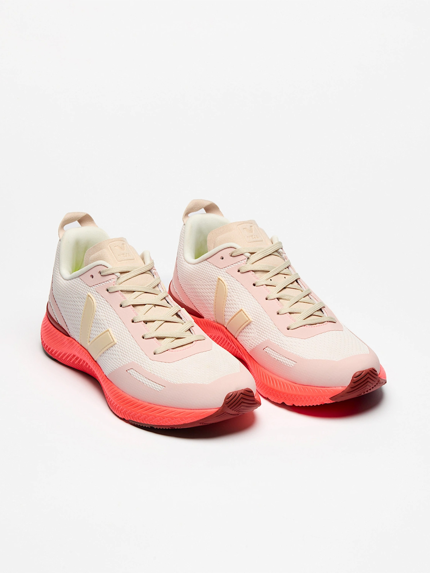 VEJA Impala Engineered-Mesh Glaze Crema 40
