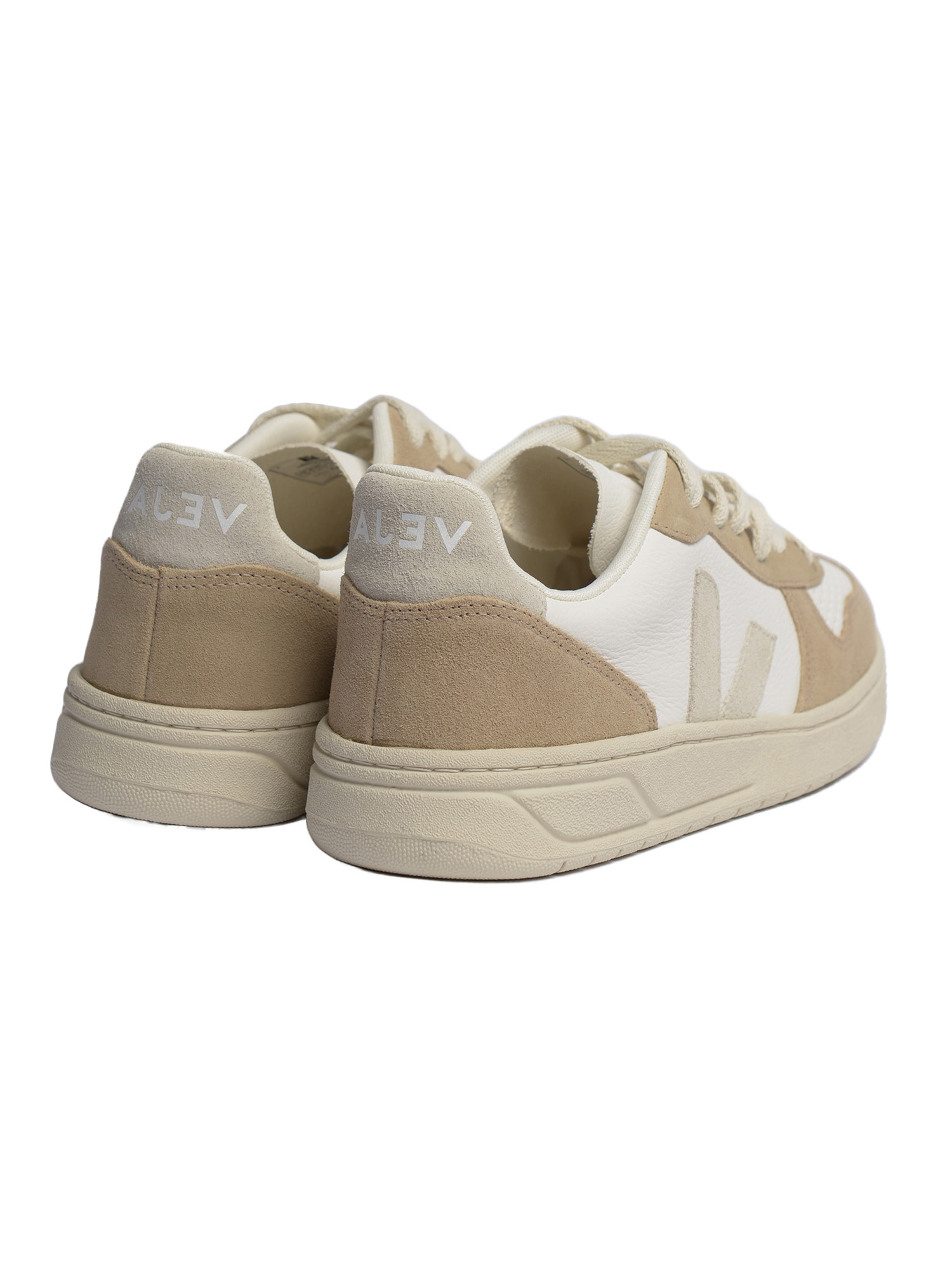 VEJA V-10 Chromefree Leather Men Extra White Natural Sahara 45