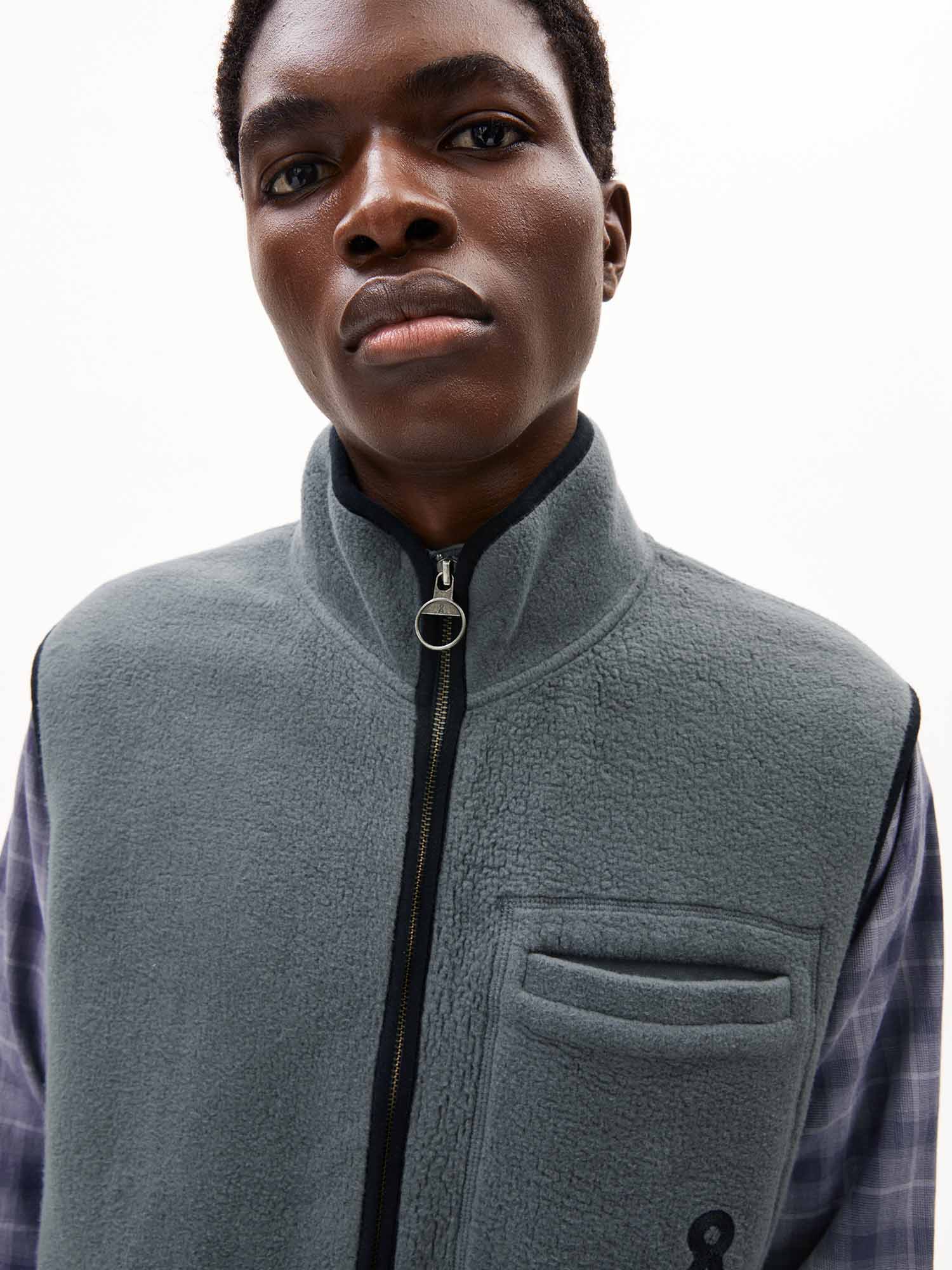ARMEDANGELS Aableo Fleece Vest Space Steel M
