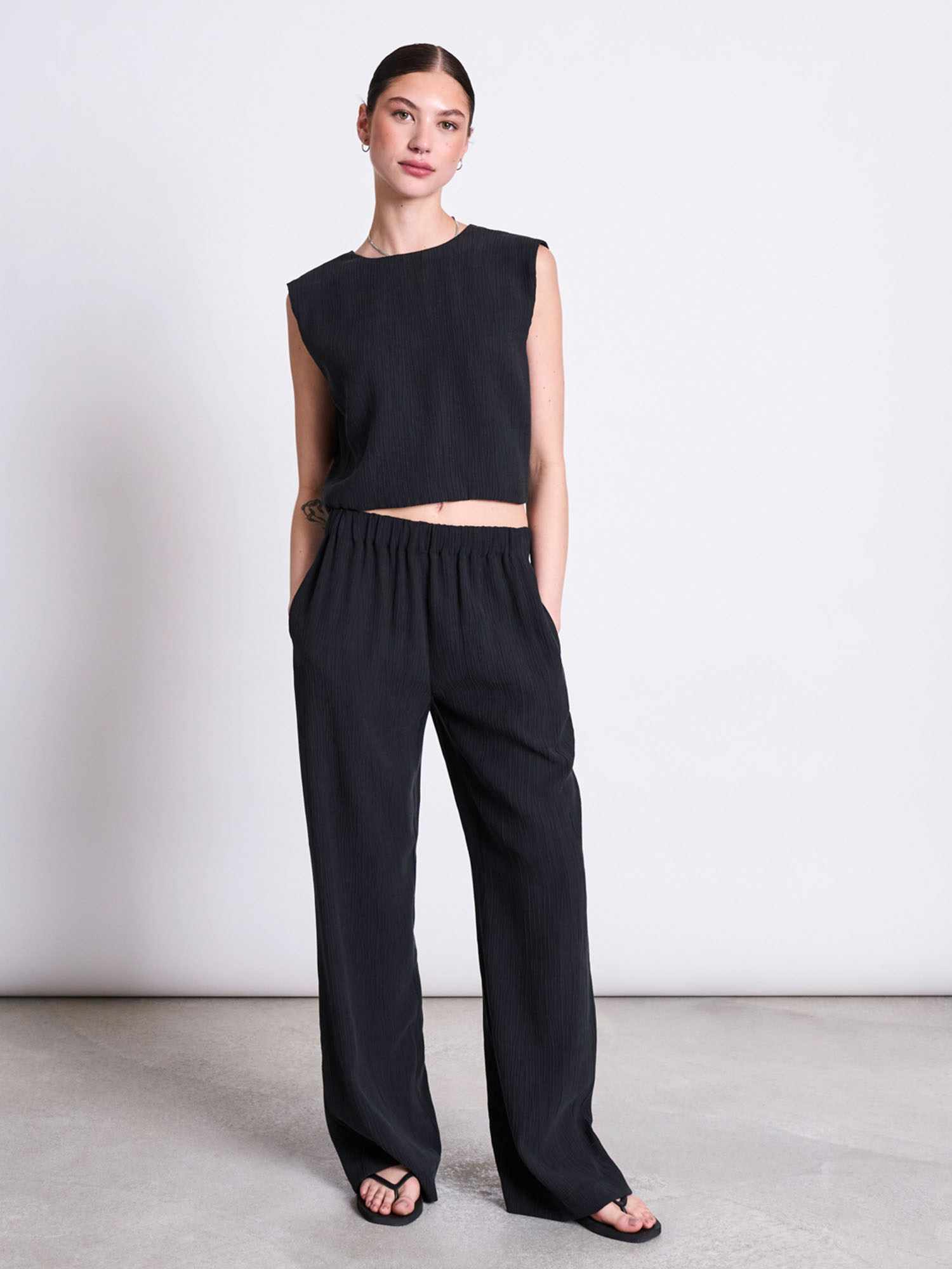 JAN 'N JUNE Crinkle Tie Top Stroget Black XS