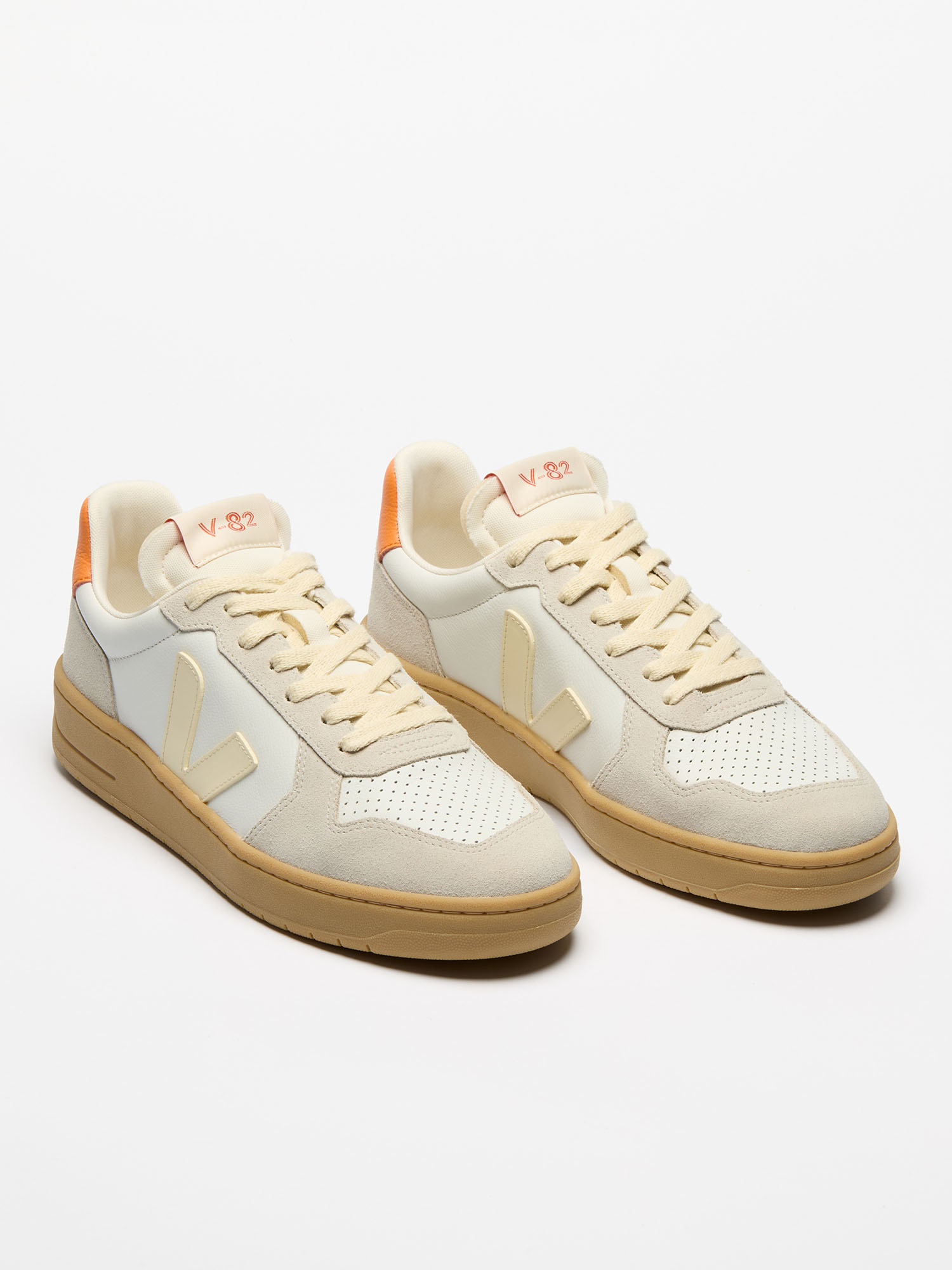 VEJA V-82 Men Pure Calcaire Fury 44