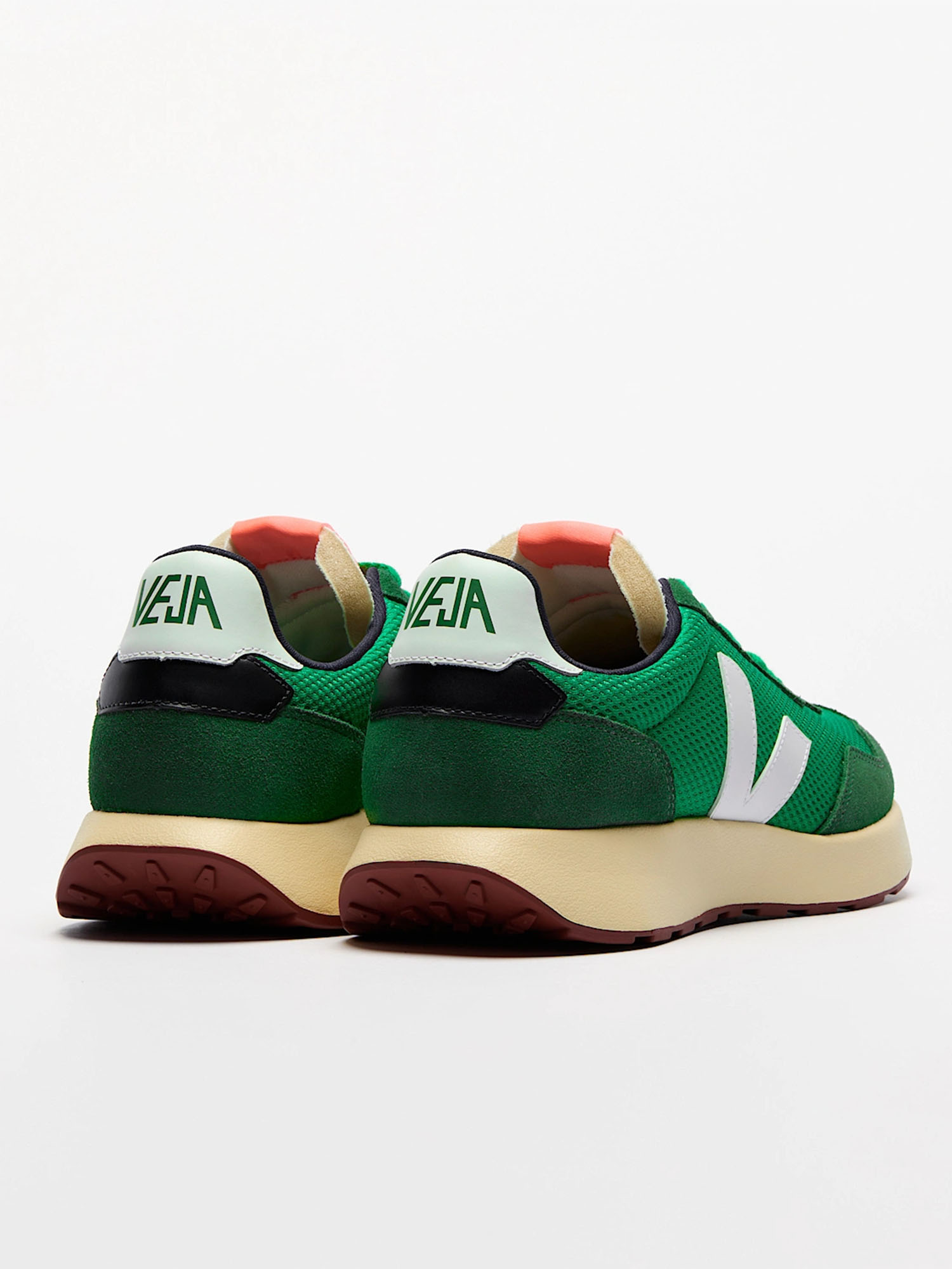 VEJA Paulistana Alveomesh Emeraude White 38