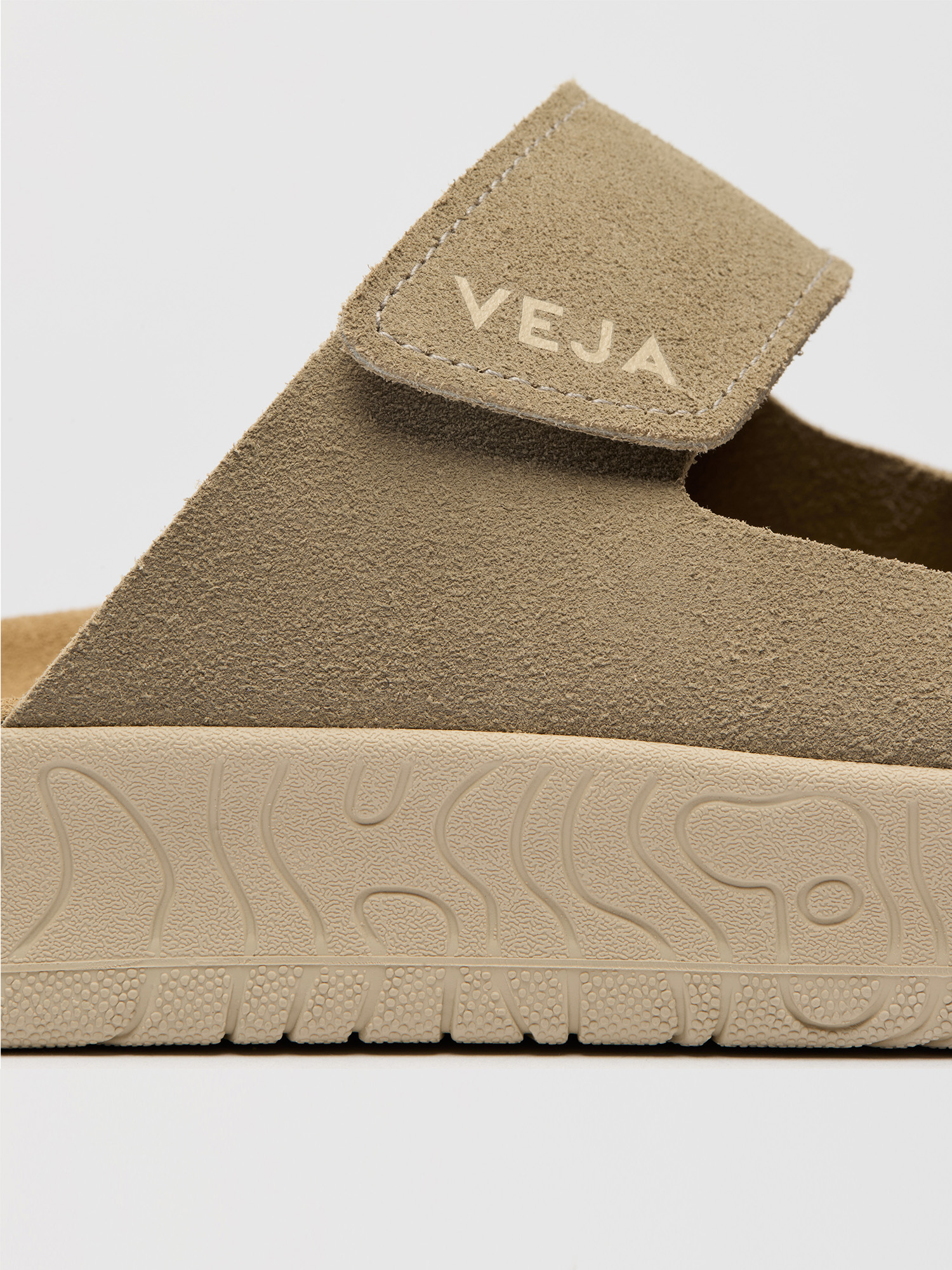 VEJA ETNA Suede Soft Men Taupe Almond Almond 45