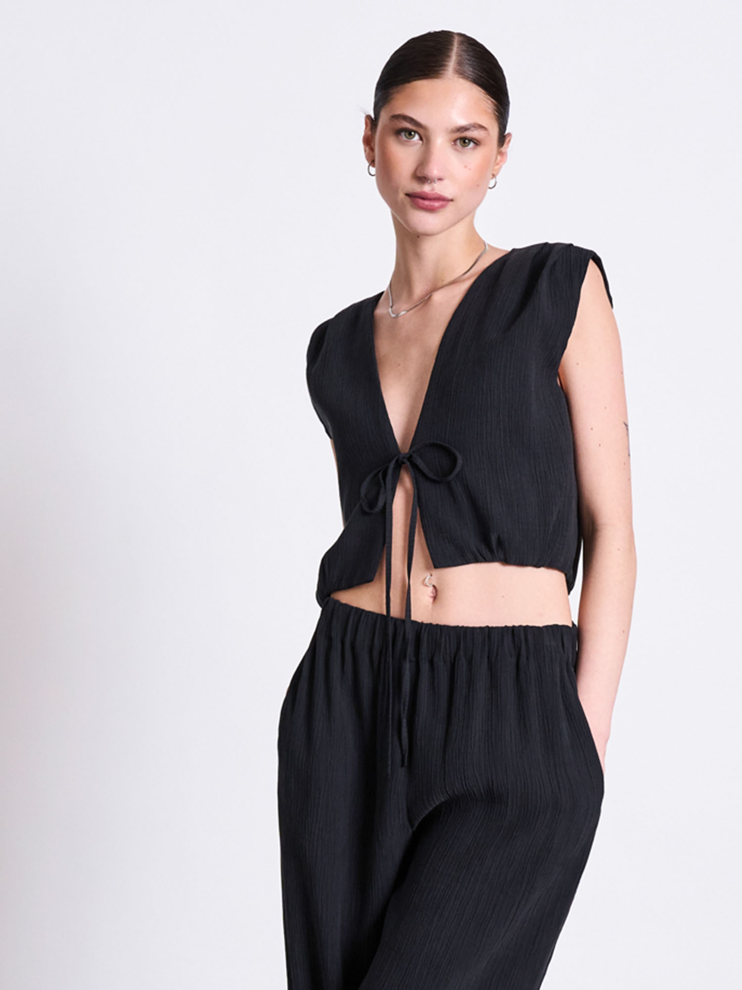 JAN 'N JUNE Crinkle Tie Top Stroget Black XS